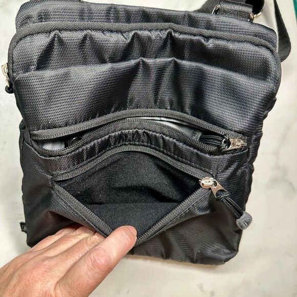 ETA Everyday Travel Adventure Multi-Pocket Black Crossbody Purse Lightweight Bag - Picture 8 of 14